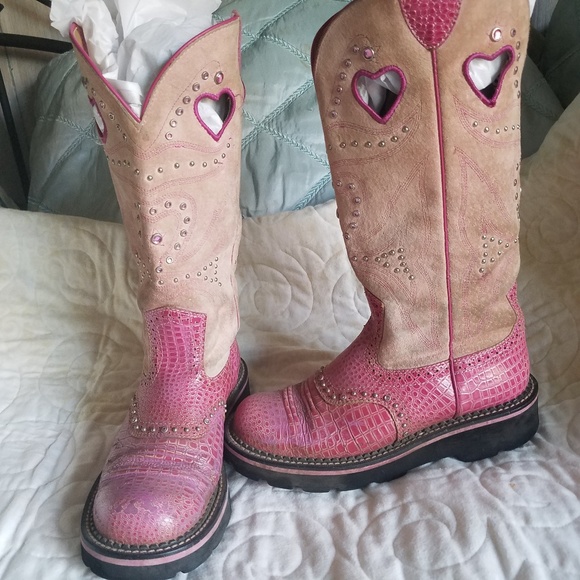 Ariat Shoes - Ariat boots, 6.5 SUPER CUTE!